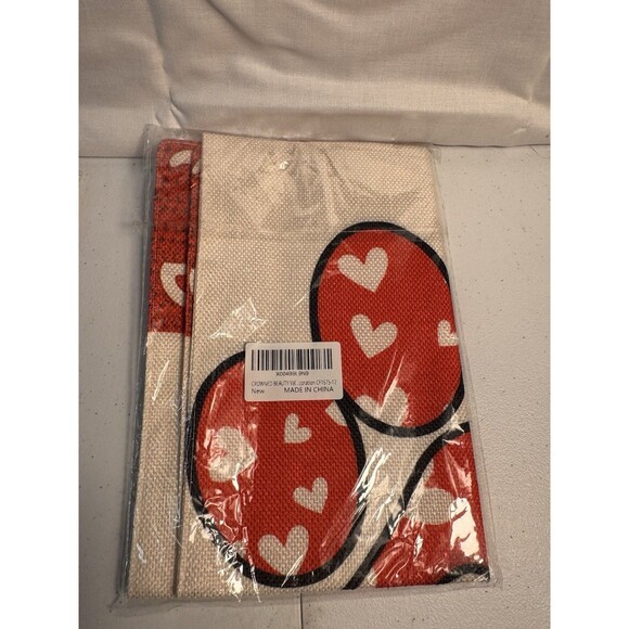 Crowned Beauty Welcome Paw Print Garden Flag with Hearts 12x18 Lot of 2 - Picture 4 of 4